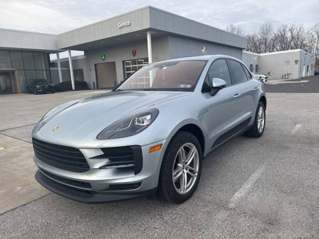 2019 Porsche Macan  AWD photo