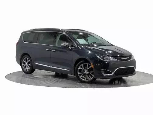 2019 Chrysler Pacifica Minivan Limited FWD photo