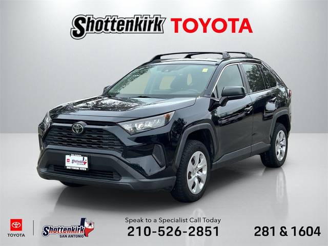 2019 Toyota RAV4 LE FWD photo