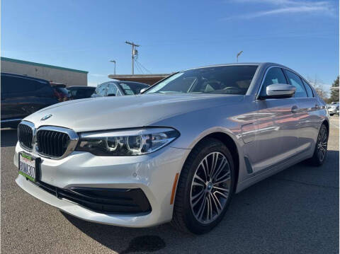 2019 BMW 5 Series 530e iPerformance RWD photo