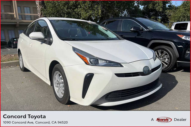 2019 Toyota Prius L Eco FWD photo