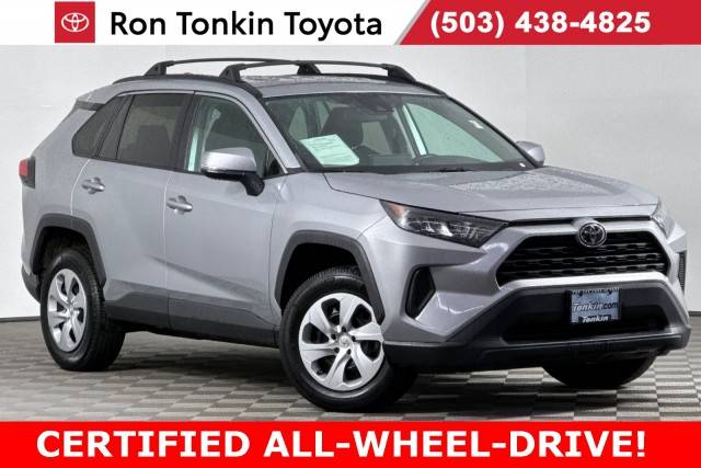 2019 Toyota RAV4 LE AWD photo