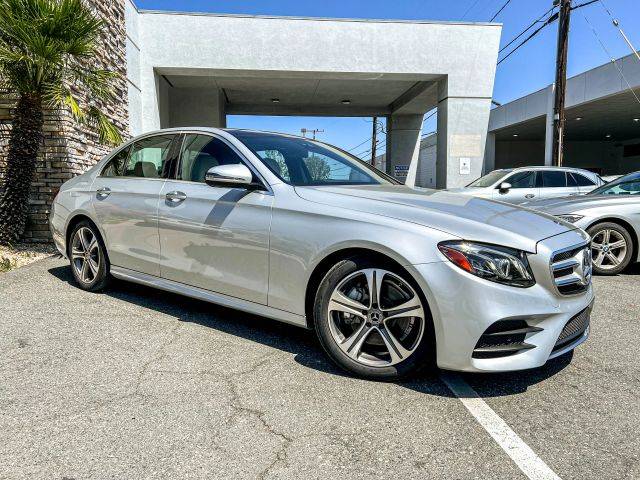 2019 Mercedes-Benz E-Class E 300 RWD photo