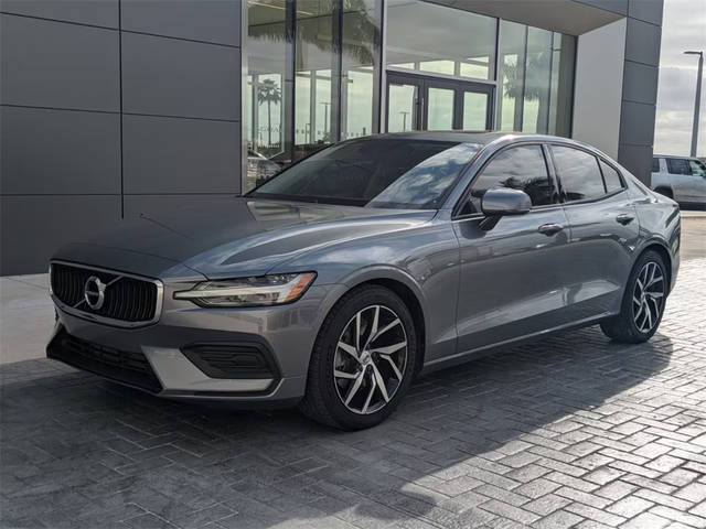 2019 Volvo S60 Momentum FWD photo