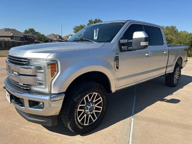 2019 Ford F-250 Super Duty LARIAT 4WD photo