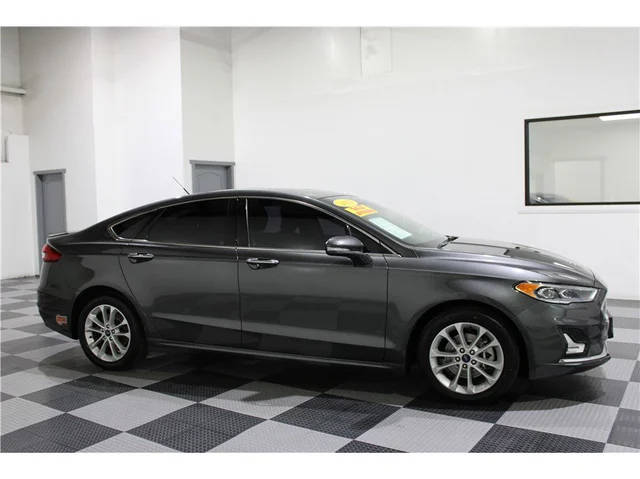 2019 Ford Fusion Energi Titanium FWD photo