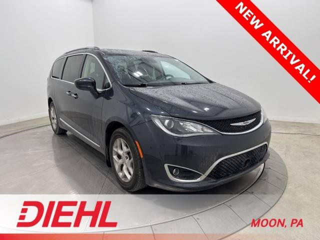 2019 Chrysler Pacifica Minivan Touring L FWD photo