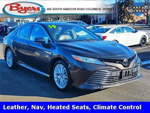 2019 Toyota Camry XLE FWD photo