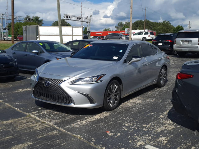 2019 Lexus ES ES 300h FWD photo