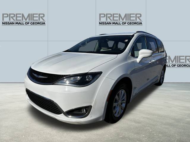 2018 Chrysler Pacifica Minivan Touring L FWD photo