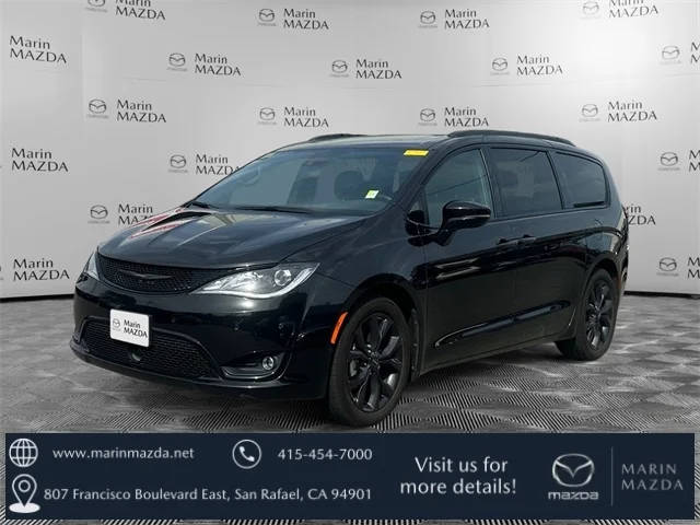 2019 Chrysler Pacifica Minivan Limited FWD photo