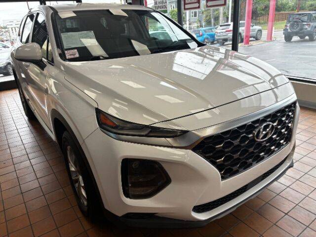 2019 Hyundai Santa Fe SE FWD photo
