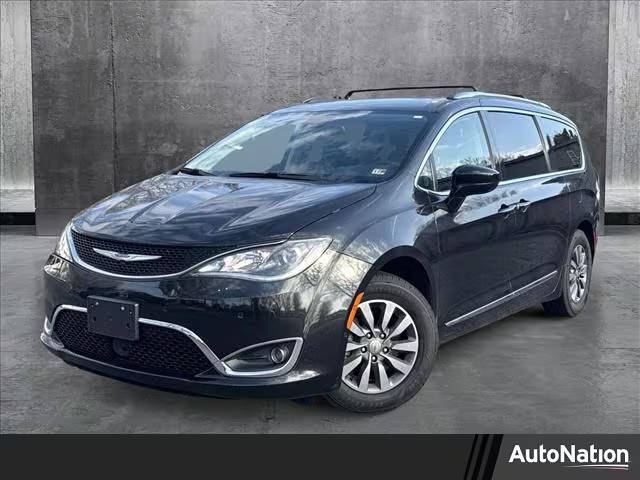 2019 Chrysler Pacifica Minivan Touring L Plus FWD photo