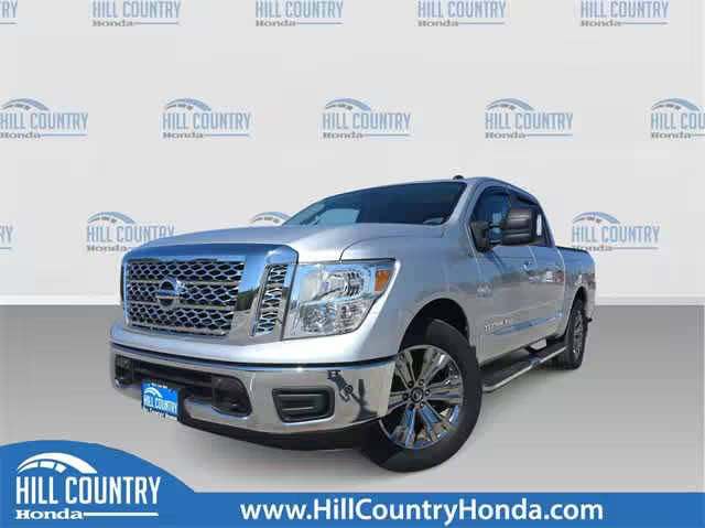 2019 Nissan Titan SV RWD photo