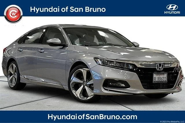 2019 Honda Accord Touring 2.0T FWD photo