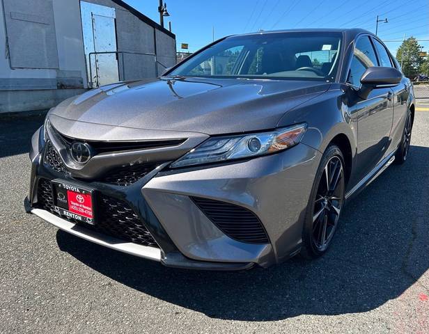 2019 Toyota Camry XSE FWD photo