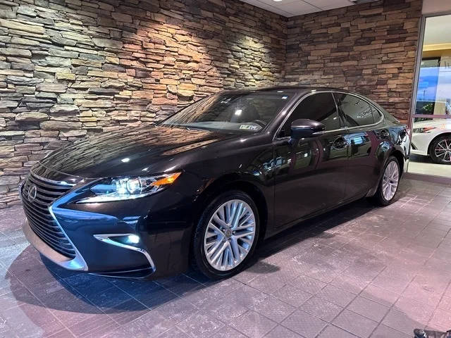 2016 Lexus ES  FWD photo