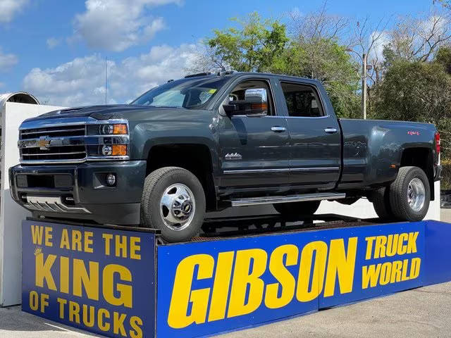 2019 Chevrolet Silverado 3500HD High Country 4WD photo