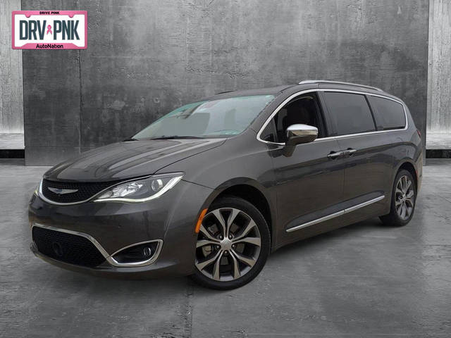 2019 Chrysler Pacifica Minivan Limited FWD photo