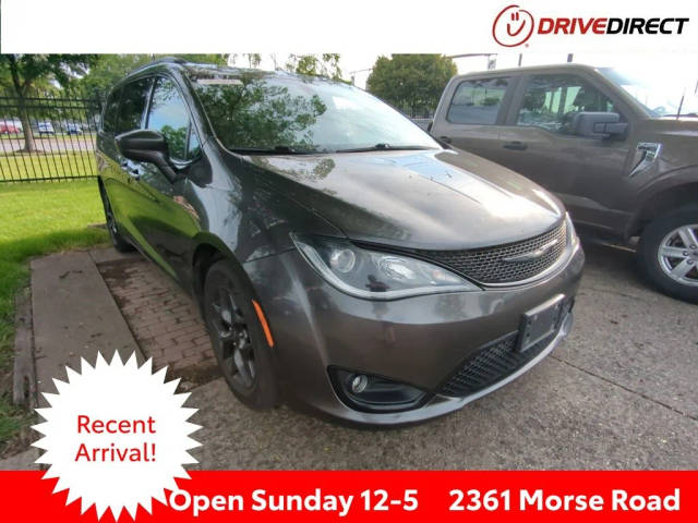 2019 Chrysler Pacifica Minivan Touring L Plus FWD photo