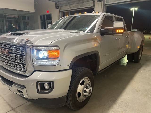 2019 GMC Sierra 3500HD Denali 4WD photo