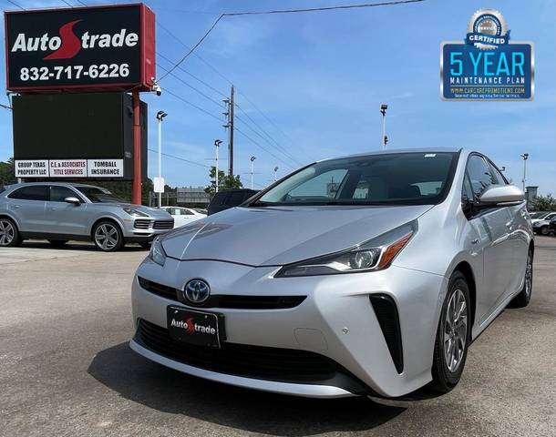 2019 Toyota Prius XLE FWD photo
