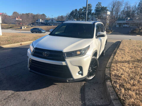 2019 Toyota Highlander SE FWD photo