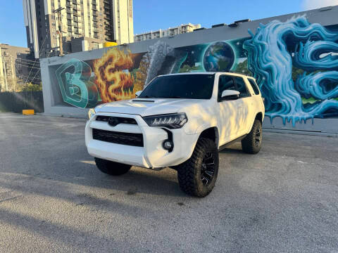 2019 Toyota 4Runner SR5 4WD photo