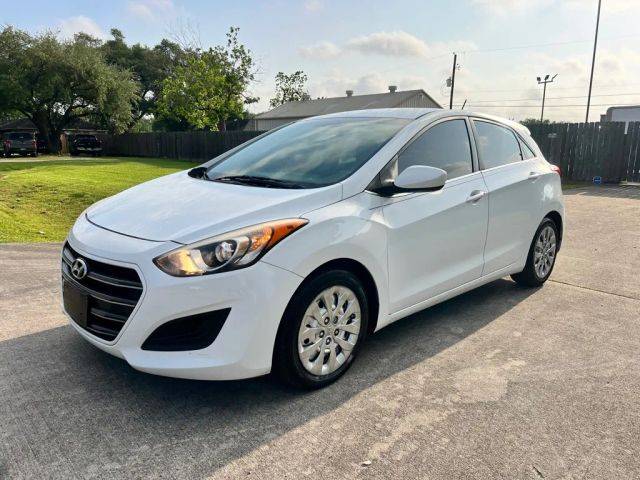2017 Hyundai Elantra GT FWD photo