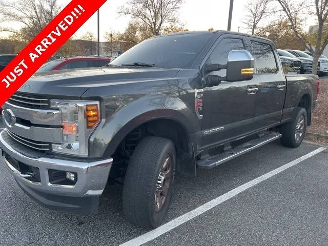 2019 Ford F-250 Super Duty LARIAT 4WD photo