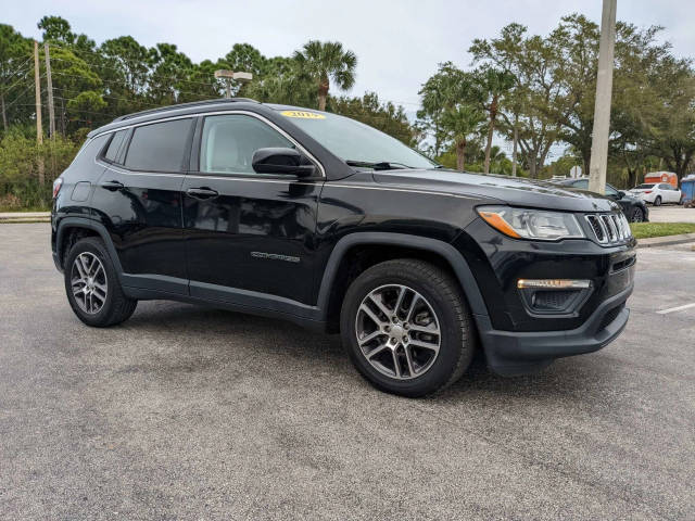 2019 Jeep Compass Latitude w/Sun/Wheel Pkg FWD photo