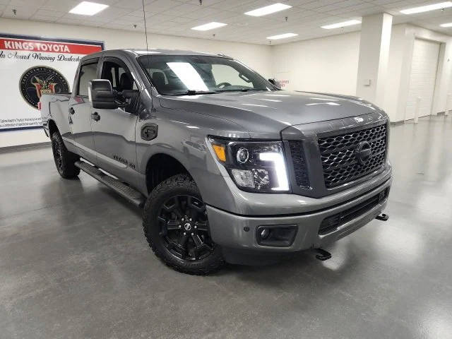 2019 Nissan Titan XD SL 4WD photo