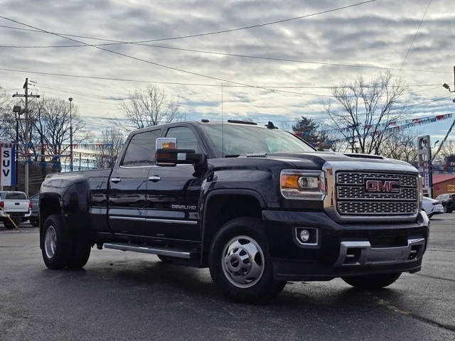 2019 GMC Sierra 3500HD Denali 4WD photo