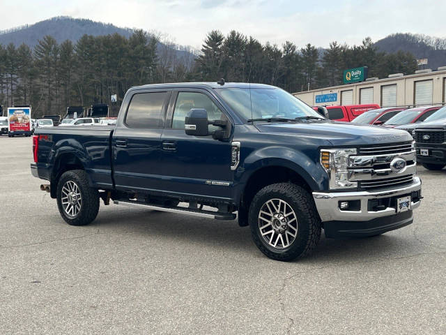 2019 Ford F-250 Super Duty LARIAT 4WD photo