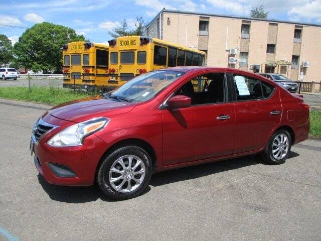 2018 Nissan Versa SV FWD photo