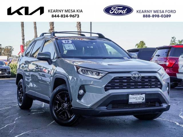 2019 Toyota RAV4 XLE AWD photo