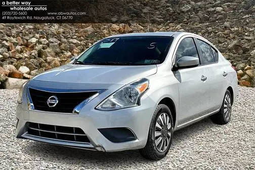 2018 Nissan Versa SV FWD photo