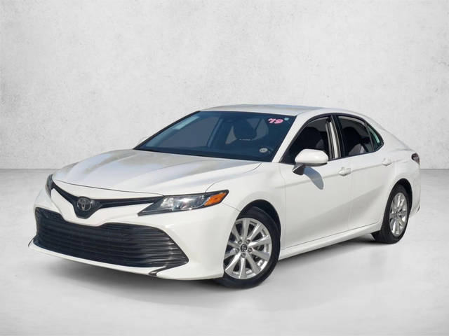 2019 Toyota Camry LE FWD photo