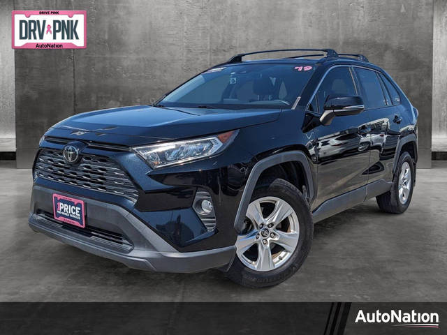 2019 Toyota RAV4 XLE FWD photo