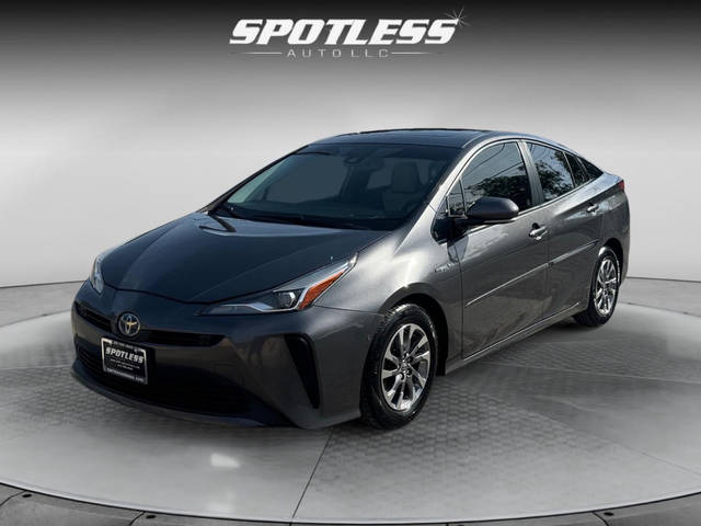 2019 Toyota Prius XLE FWD photo