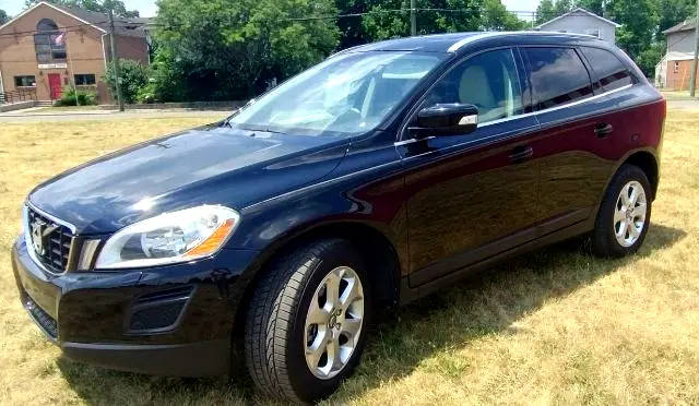 2018 Volvo XC90 Momentum AWD photo