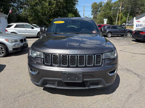 2017 Jeep Grand Cherokee Laredo 4WD photo