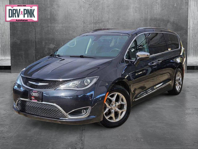 2019 Chrysler Pacifica Minivan Limited FWD photo