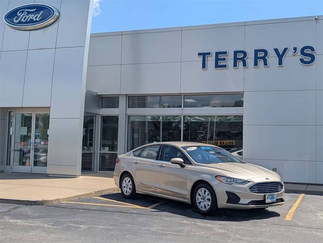 2019 Ford Fusion S FWD photo
