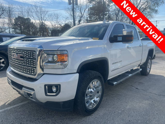 2019 GMC Sierra 2500HD Denali 4WD photo