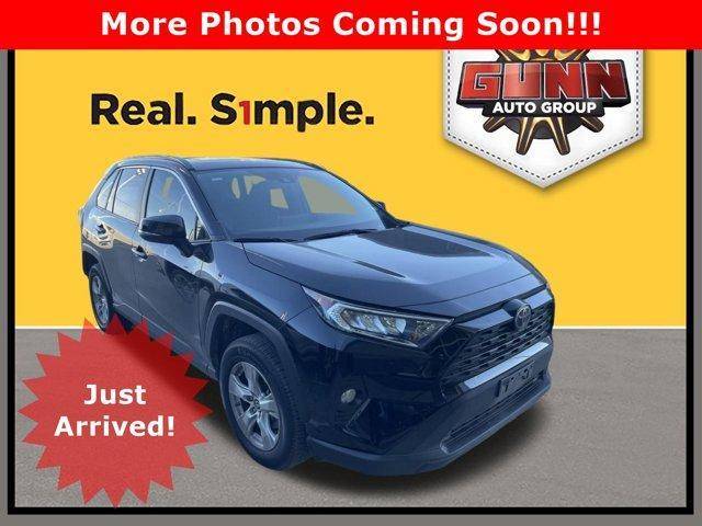 2019 Toyota RAV4 XLE FWD photo