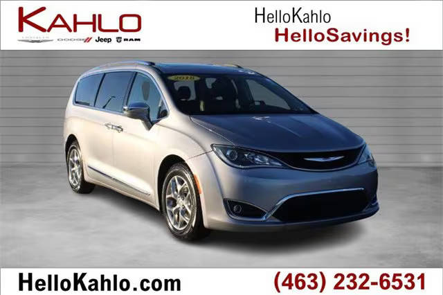 2018 Chrysler Pacifica Minivan Limited FWD photo