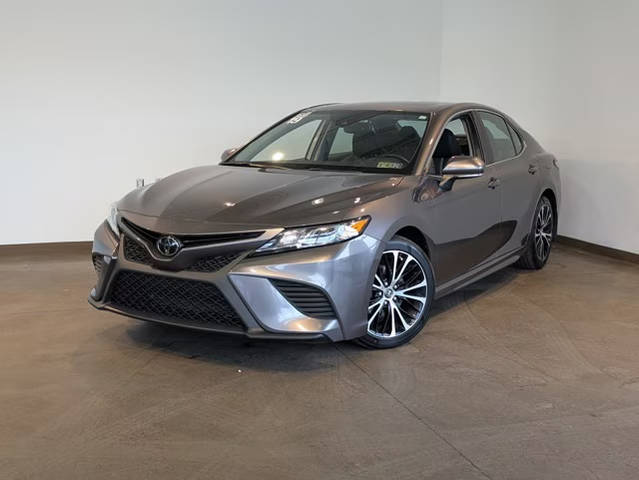 2019 Toyota Camry SE FWD photo