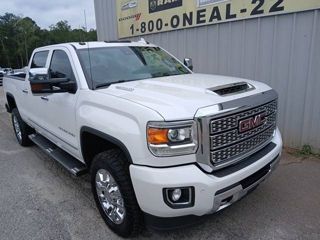 2019 GMC Sierra 2500HD Denali 4WD photo