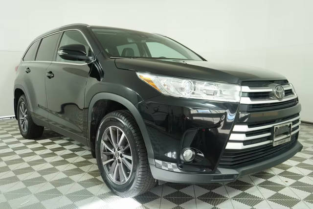 2019 Toyota Highlander XLE AWD photo